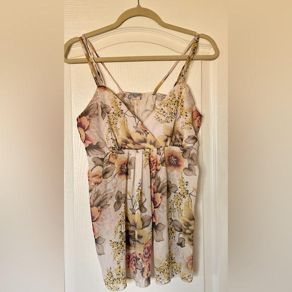 Vintage Venus Floral Tunic - Picture 3 of 4